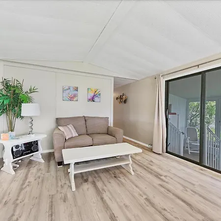 Villa 7324 Candace Ln